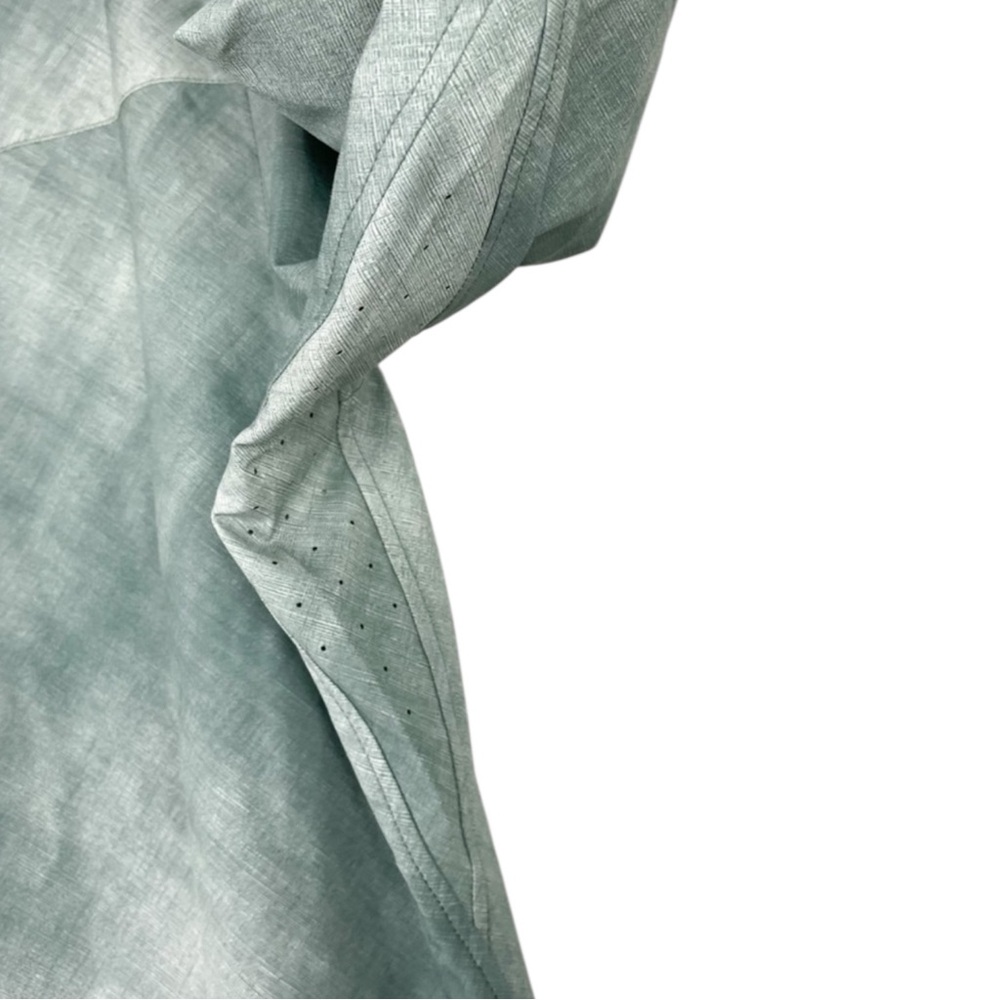 ATHLETA Urbanite Printed Oversized Button-Up Shirt in Denali Green Size M/PETITE - Picture 8 of 11